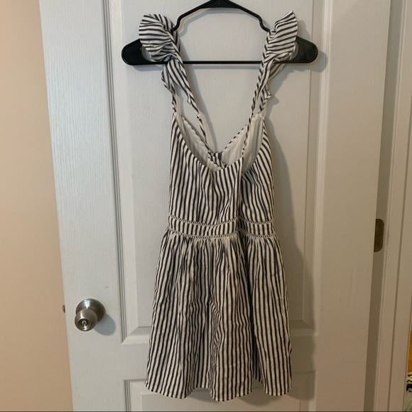 H&M pinstripe sundress with flutter sleeves - Picture 11 of 11